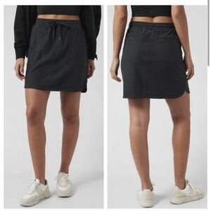 Athleta Farallon Gray Midrise Skirt 4. Smoke free home.